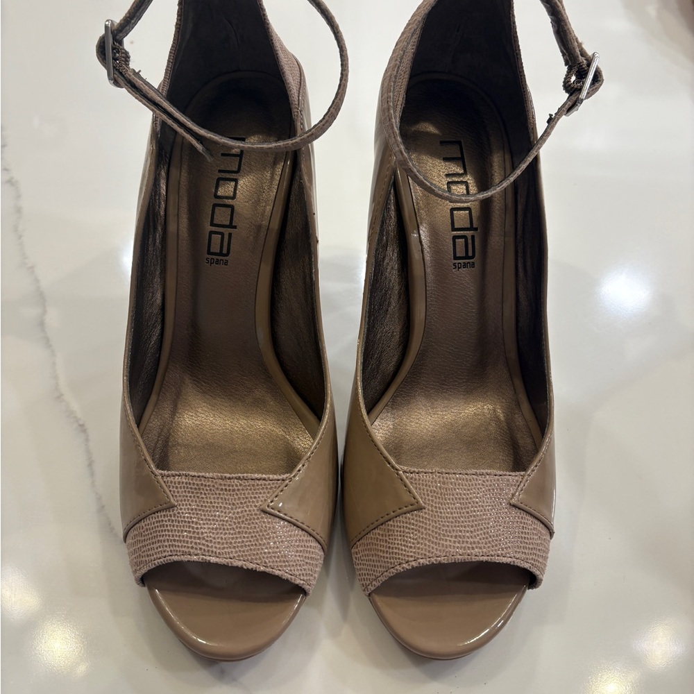 Moda Taupe High Heel Box
